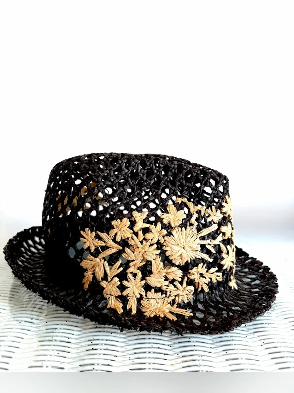 Ralph Lauren Black Woven straw Fedora with Tan Flower Embroidery adjustable Sz M